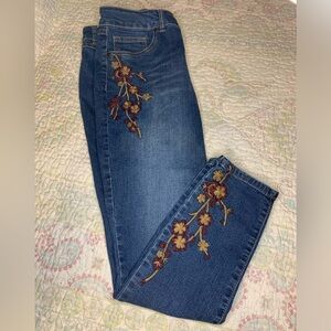 Kids/tee (girl) D.Jeans size 8 Embroidered Jeans